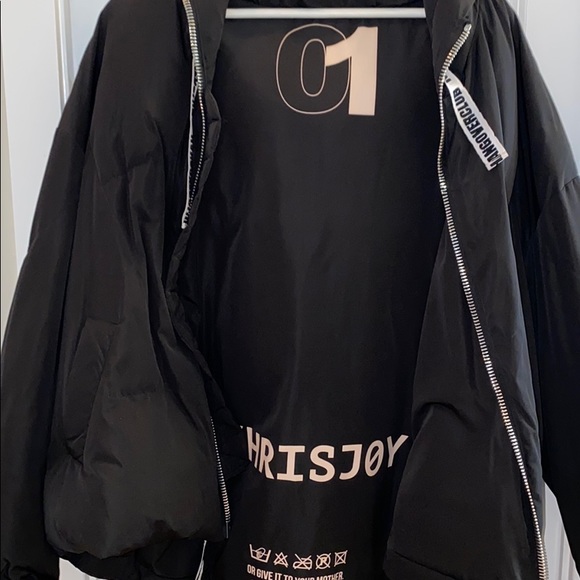 No Branding Bomber Puffer - Picture 3 of 6